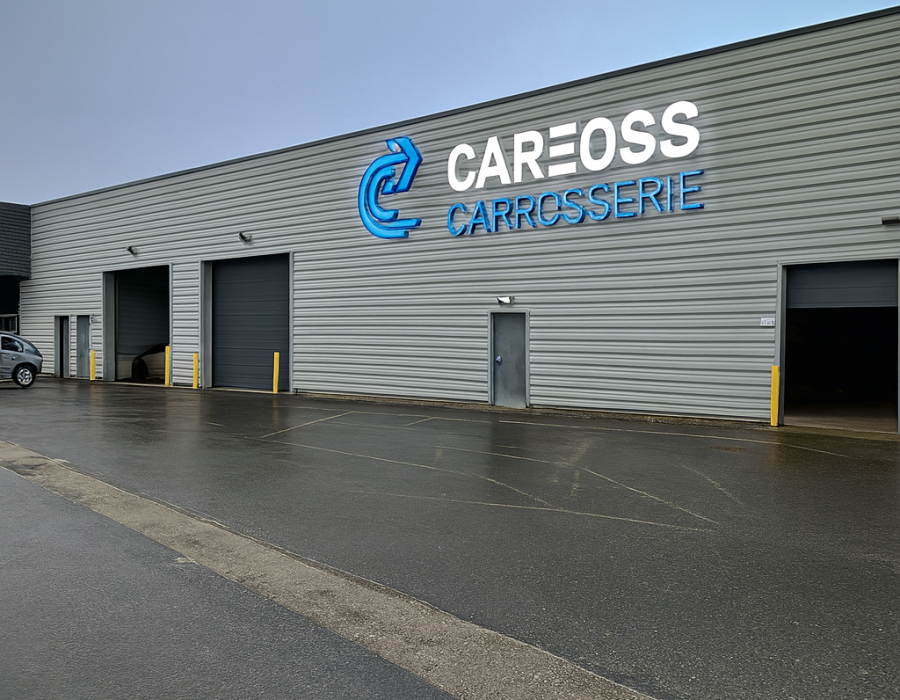 Carrosserie Careoss sous ciel gris